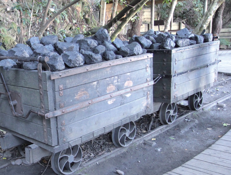 레일웨이는 석탄 차를 개조한 열차다.