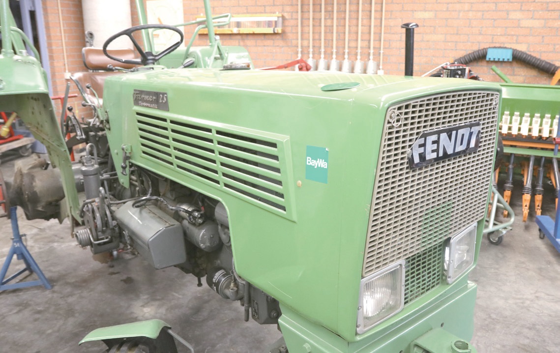 켐프텐 농업직업학교는 실제 농기계를 구비하여 작동법에서 수리까지 모든 과정을 가르친다. ⓒ박경선